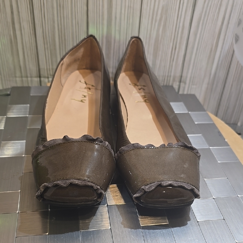 French Sole Olive Green Patent Leather Peep-Toe Flats